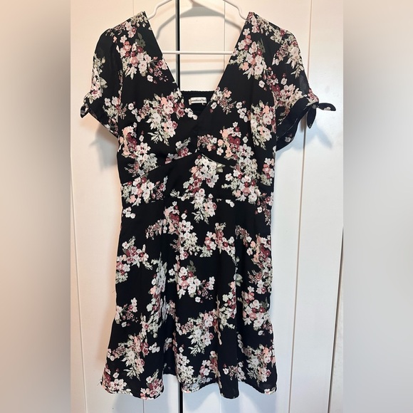 Abercrombie & Fitch Floral Black Mini Dress size M - Picture 1 of 10